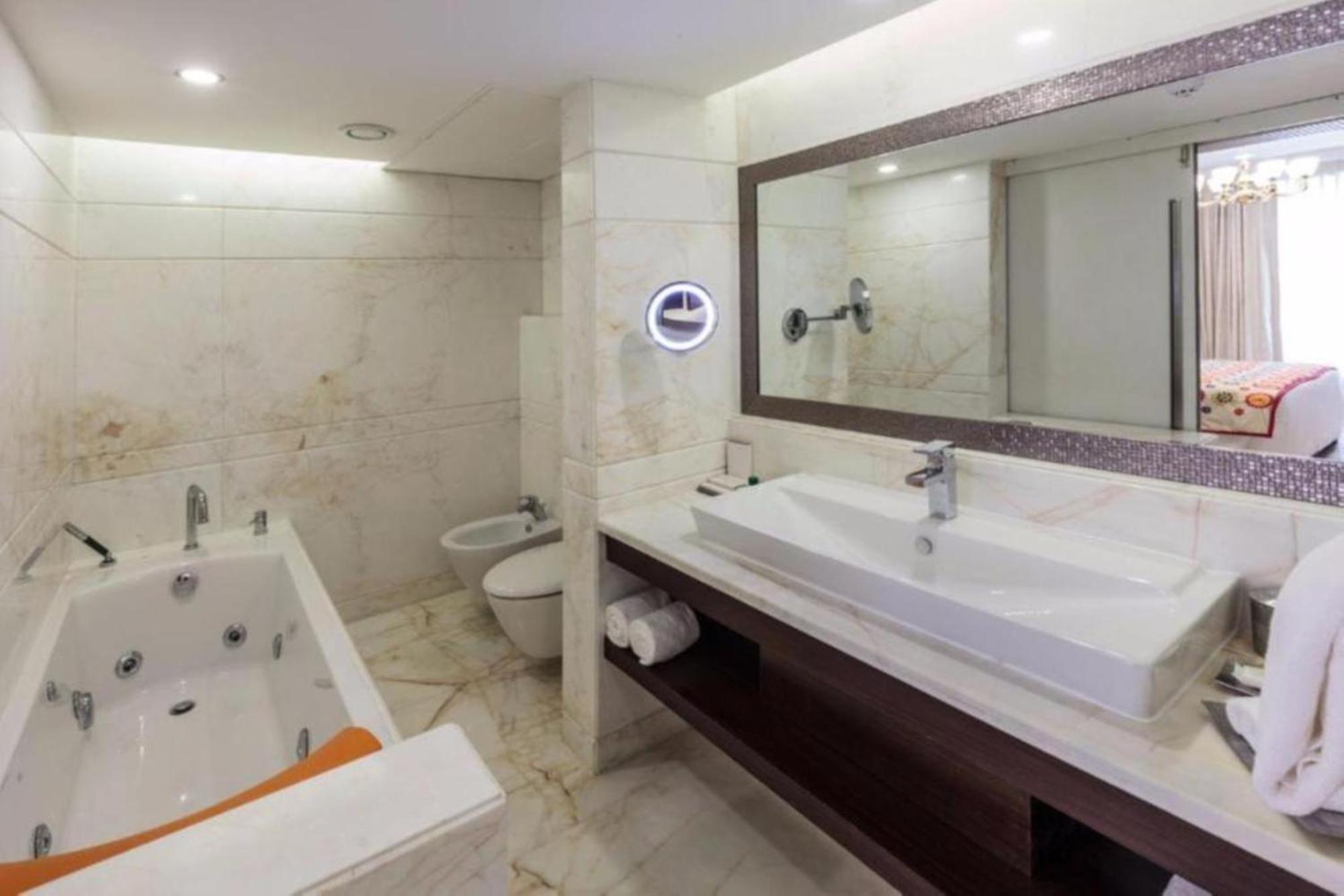 Hotel Seven Inn Near Delhi Airport Nowe Delhi Zewnętrze zdjęcie